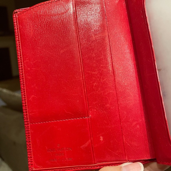 What a great function Auth Louis Vuitton wallet?! - Picture 9 of 15